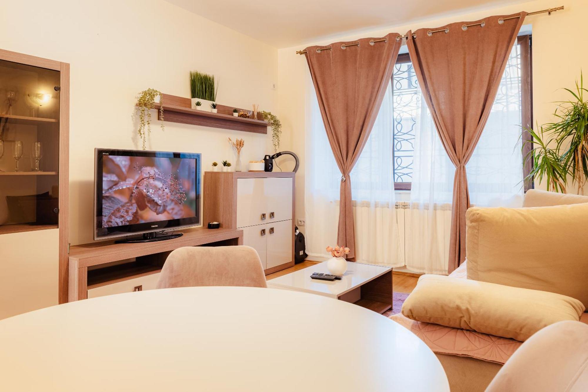Downtown Apartment Boutique Green Garden Unirii Bucharest Exterior photo