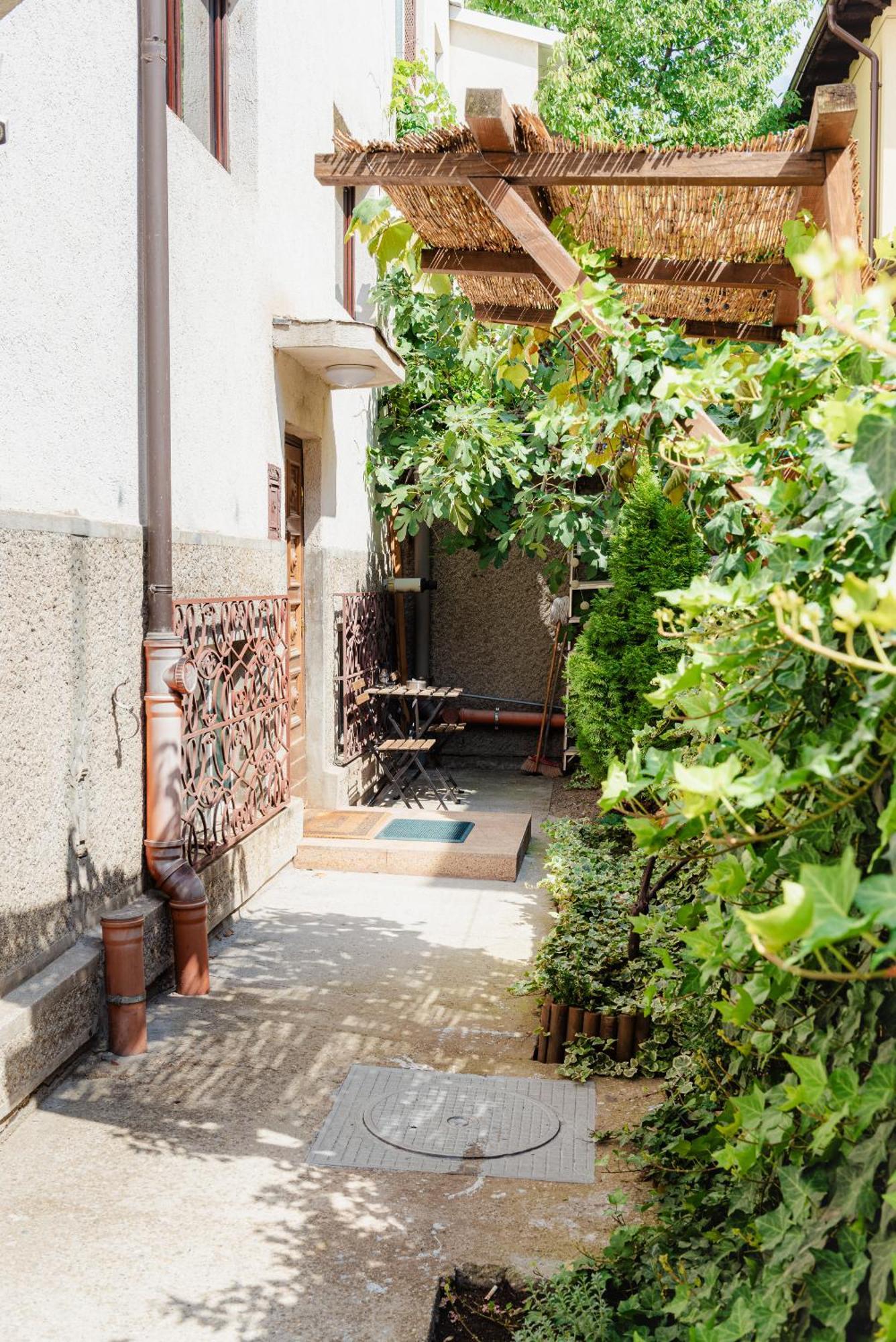 Downtown Apartment Boutique Green Garden Unirii Bucharest Exterior photo